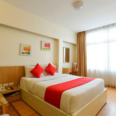 Oyo 210 Saki Hotel Hanoï Extérieur photo
